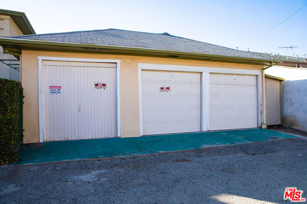 6254 S Van Ness Avenue Property Photo 21