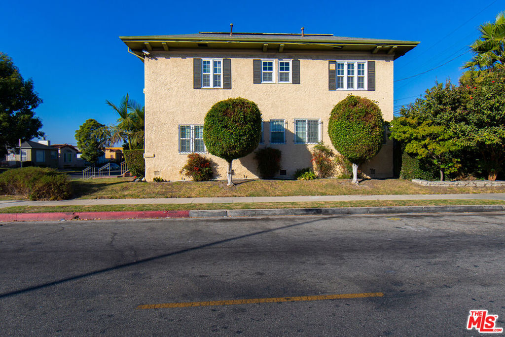 6254 S Van Ness Avenue Property Photo 22
