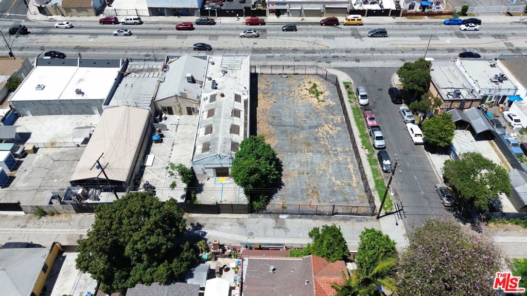 1836 E Compton Boulevard Property Photo 5