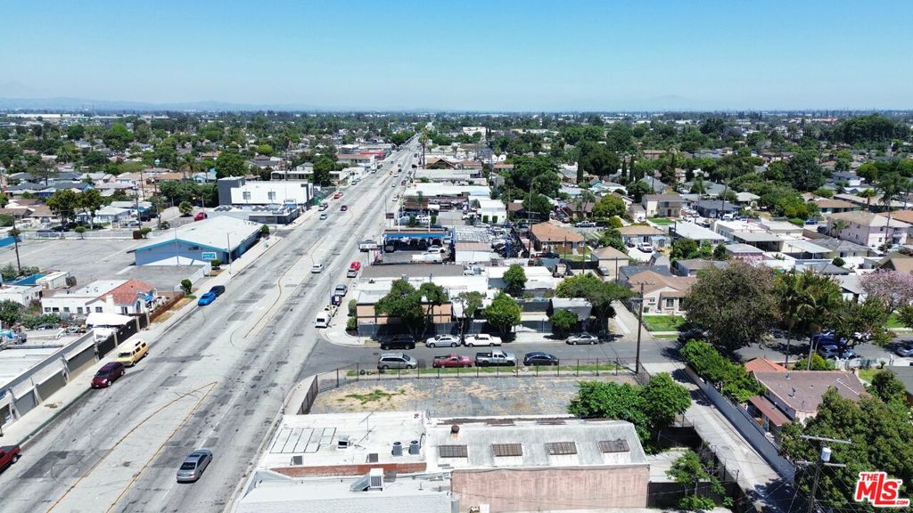 1836 E Compton Boulevard Property Photo 6
