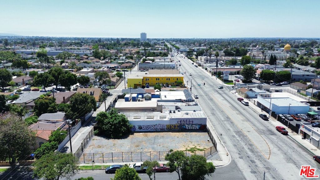 1836 E Compton Boulevard Property Photo 7