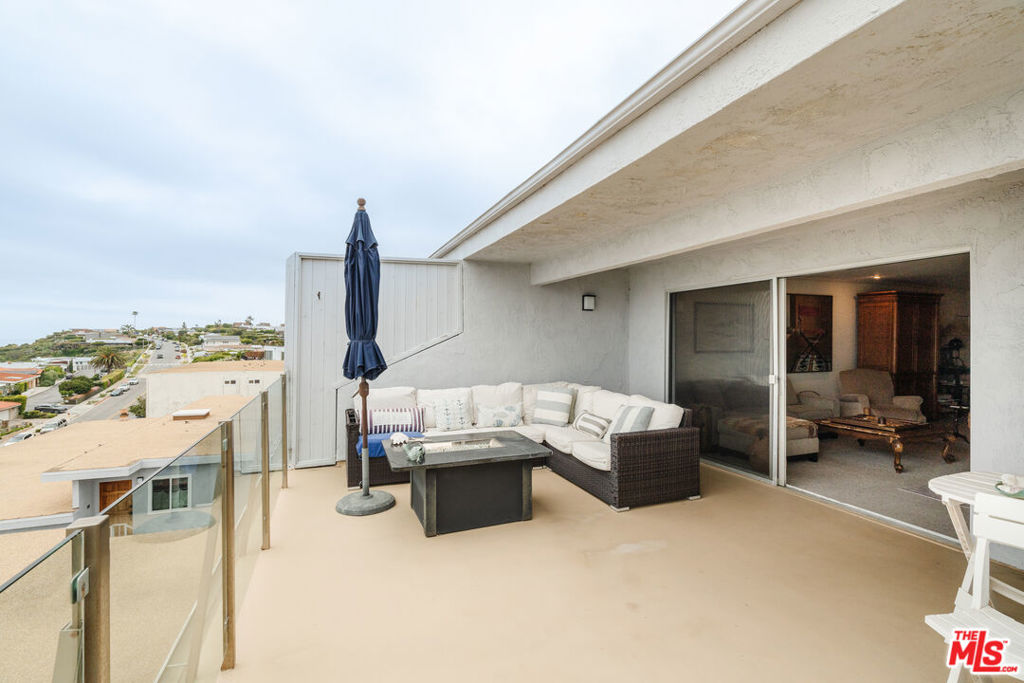 18203 Coastline Drive 7 Property Photo 3