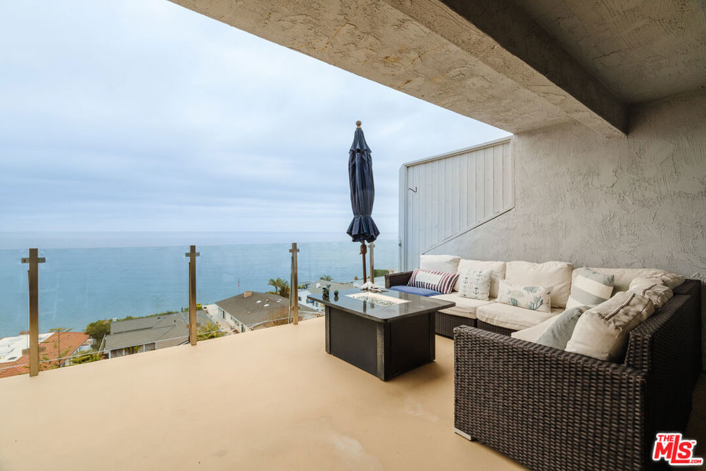 18203 Coastline Drive 7 Property Photo 4