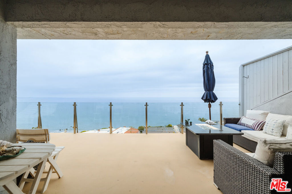 18203 Coastline Drive 7 Property Photo 5