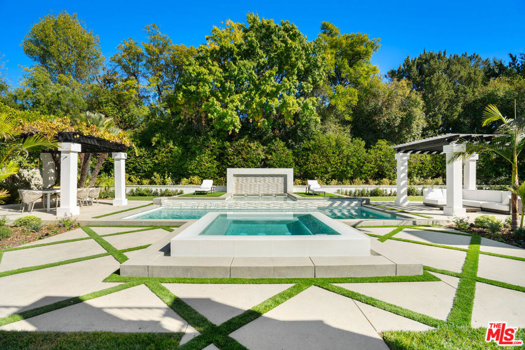 4608 Westchester Drive Property Photo 5