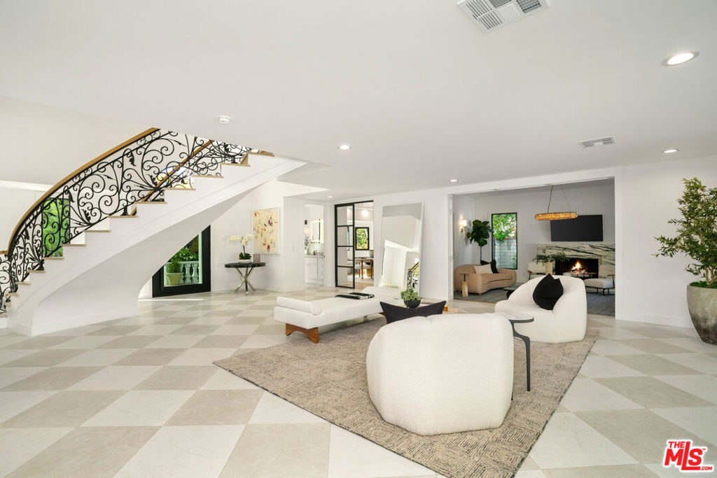 4608 Westchester Drive Property Photo 11