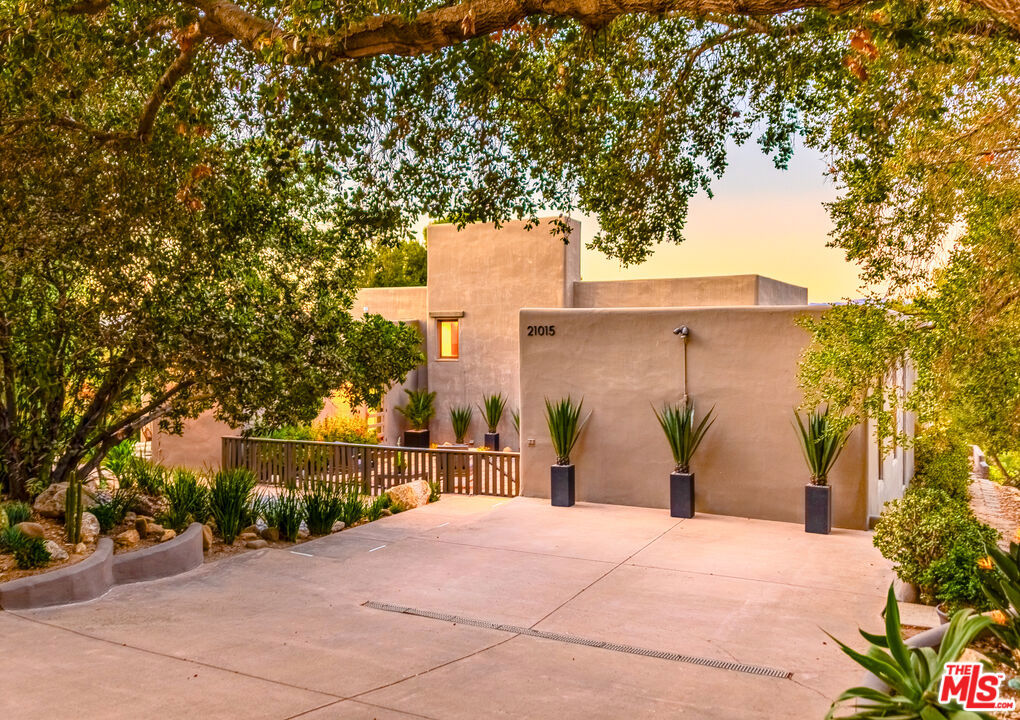 21015 Mulholland Drive Property Photo 1