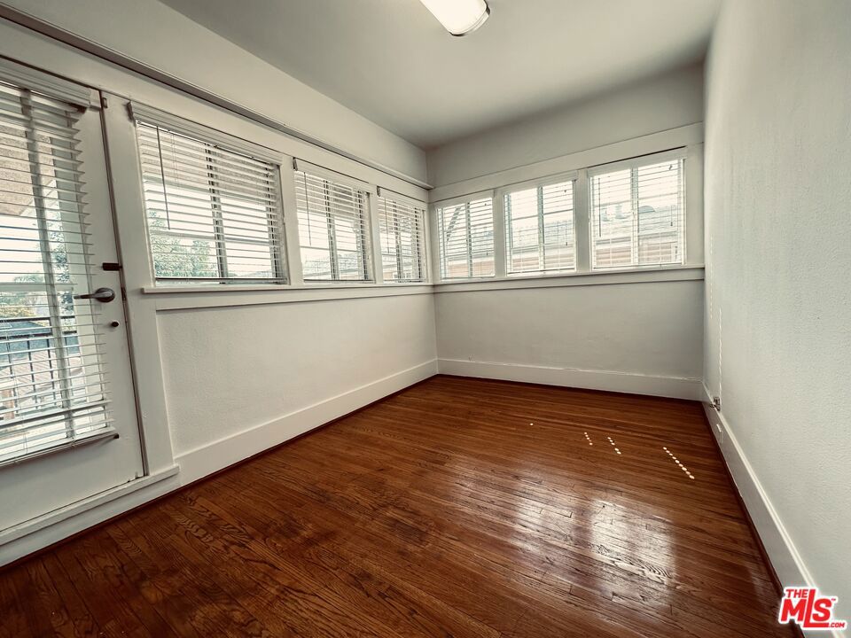 890 Crenshaw Boulevard Property Photo 2