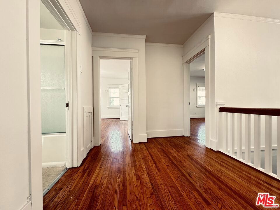 890 Crenshaw Boulevard Property Photo 4