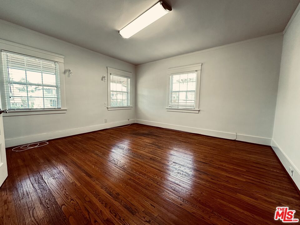 890 Crenshaw Boulevard Property Photo 7