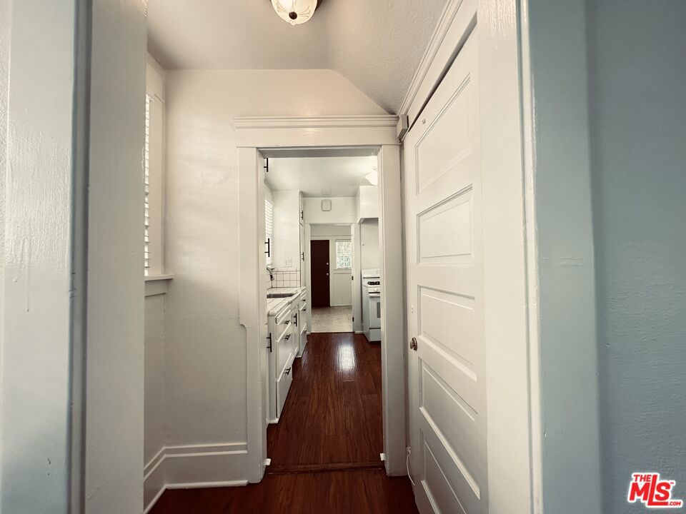 890 Crenshaw Boulevard Property Photo 11