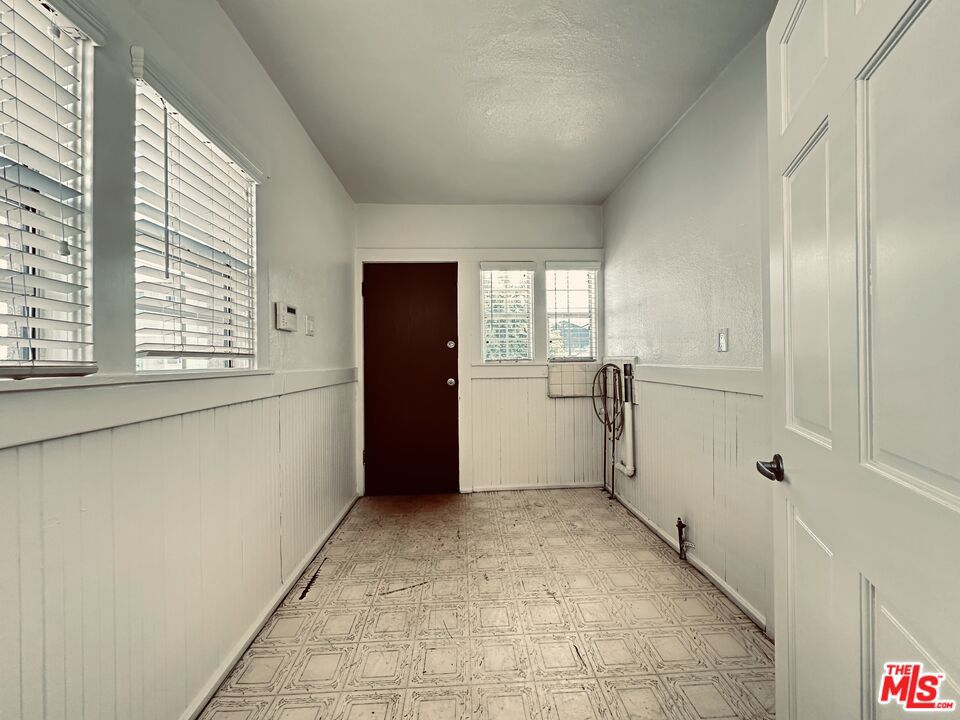 890 Crenshaw Boulevard Property Photo 12
