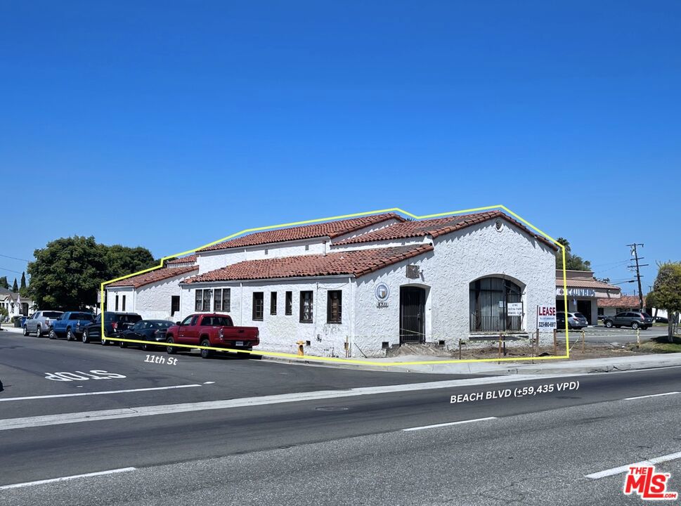 6711 Beach Boulevard Property Photo 4