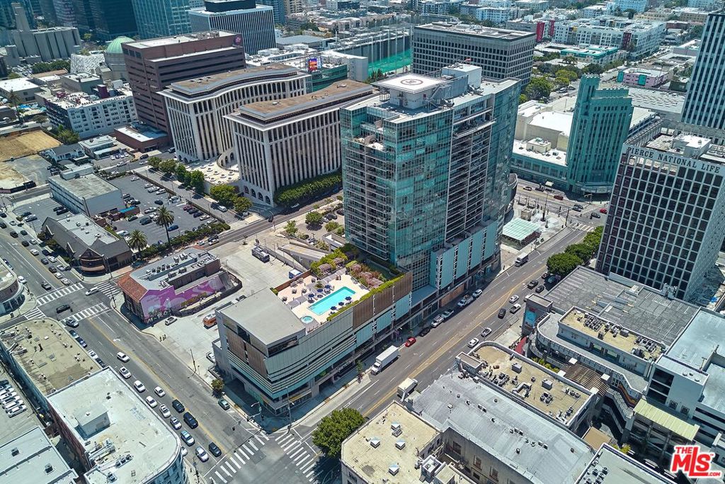 3785 Wilshire Boulevard Property Photo 4