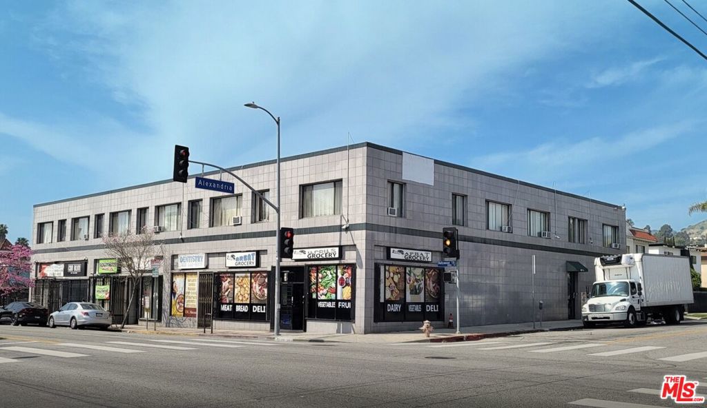 5001 Hollywood Boulevard Property Photo 3