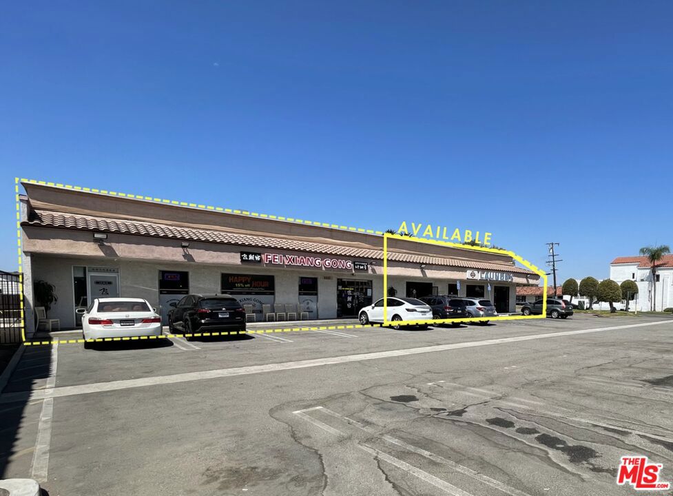 6681 Beach Boulevard Property Photo 3