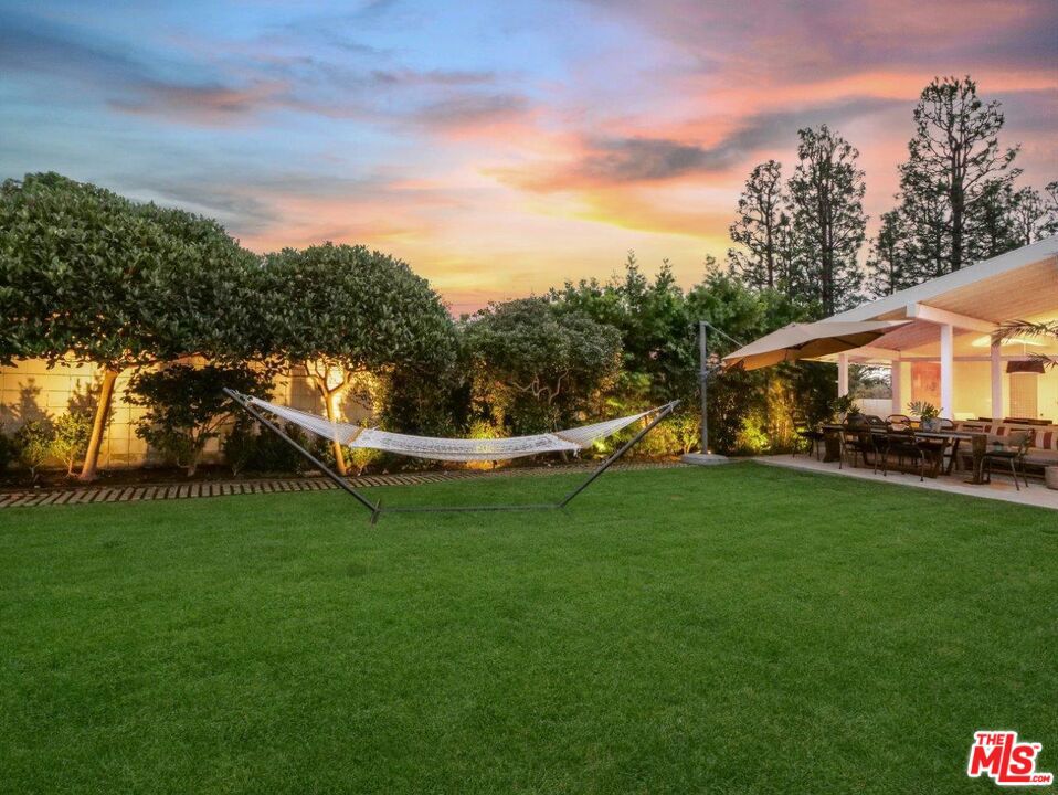 2837 Palos Verdes Drive West Property Photo 4