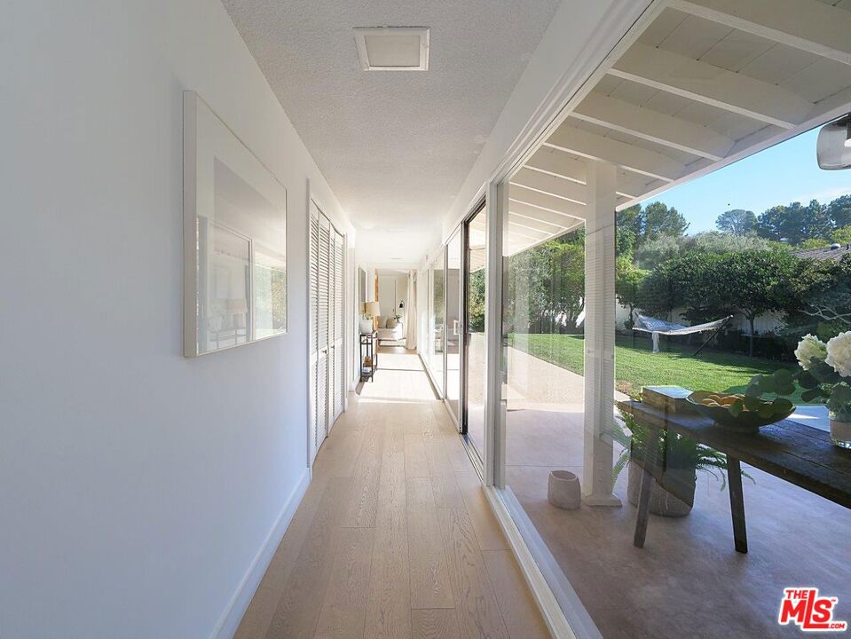 2837 Palos Verdes Drive West Property Photo 13