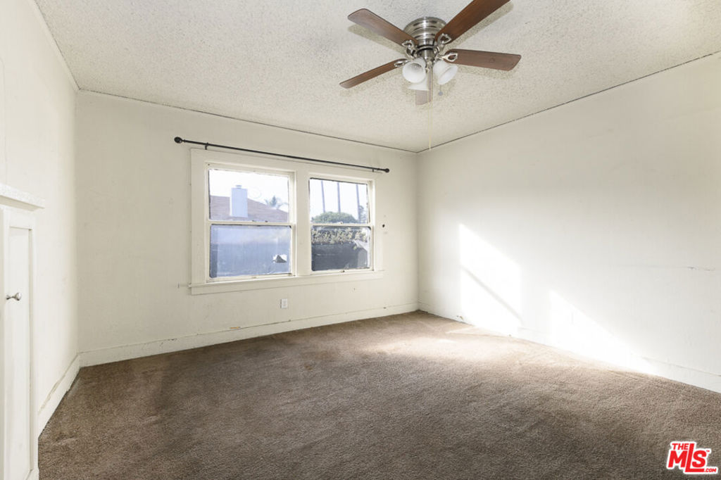 1438 W 25th Street Property Photo 10