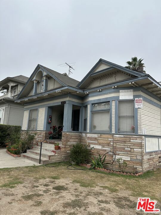 1438 W 25th Street Property Photo 16