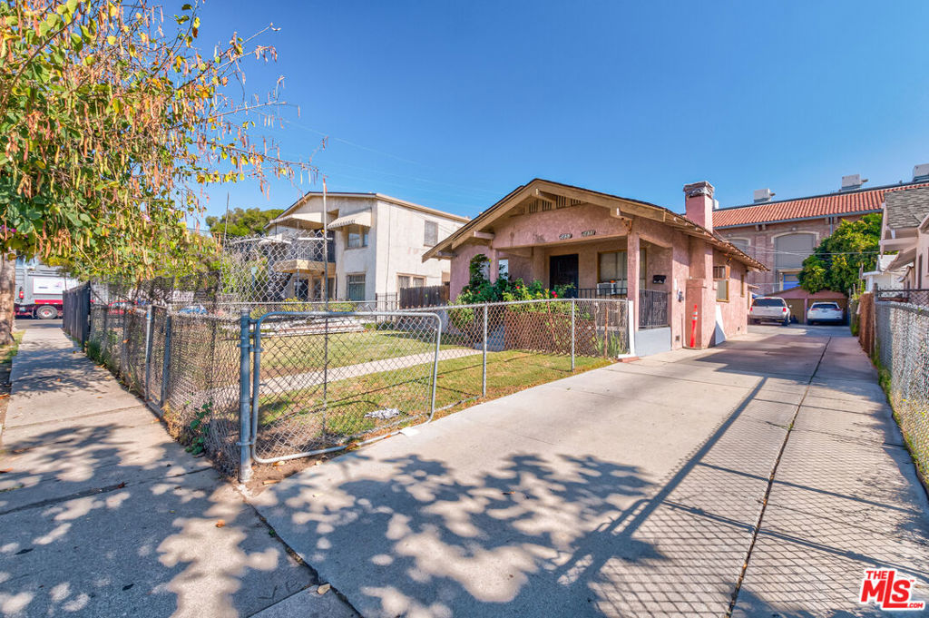 5851 La Mirada Avenue