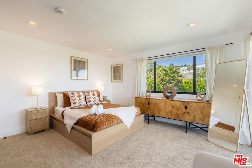 6320 Via Cataldo Street Property Photo 14