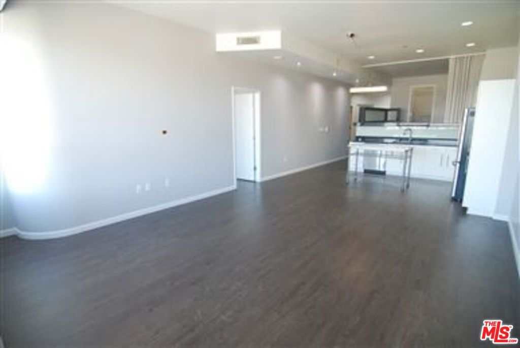 1100 Wilshire 3404 Property Photo 1