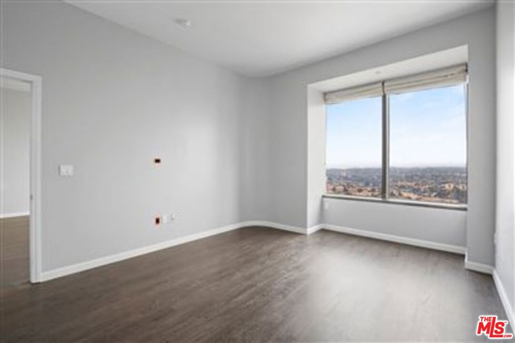 1100 Wilshire 3404 Property Photo 9