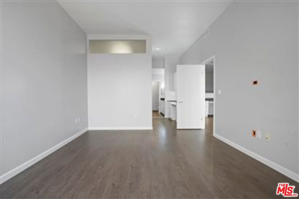 1100 Wilshire 3404 Property Photo 10