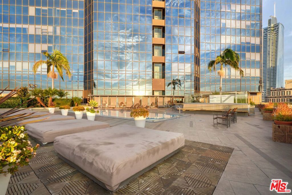 1100 Wilshire 3404 Property Photo 12