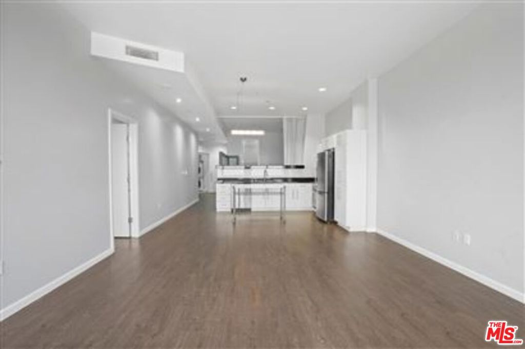 1100 Wilshire 3404 Property Photo 17