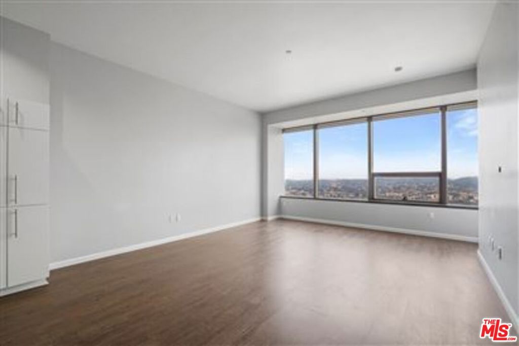 1100 Wilshire 3404 Property Photo 23