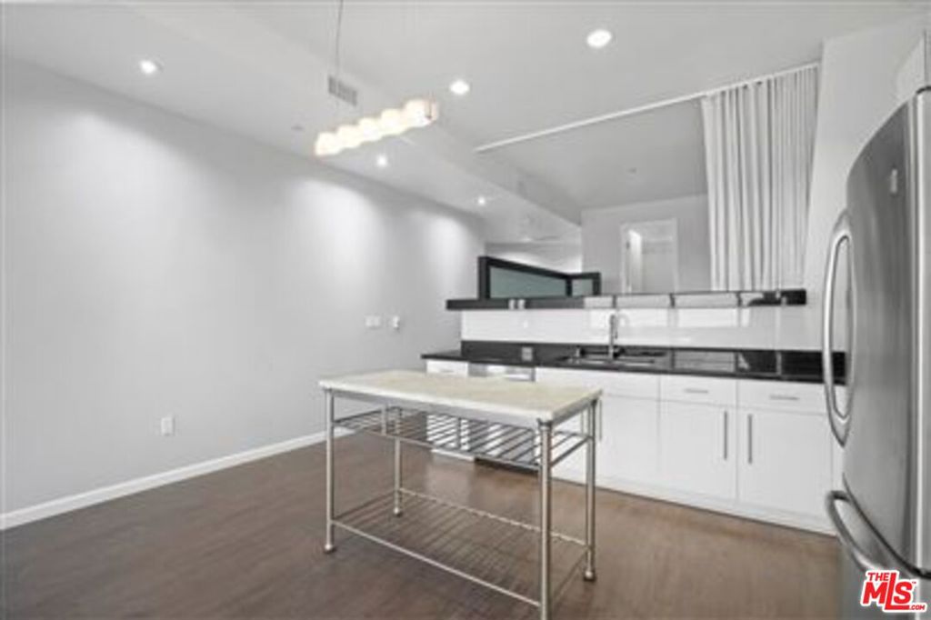 1100 Wilshire 3404 Property Photo 29