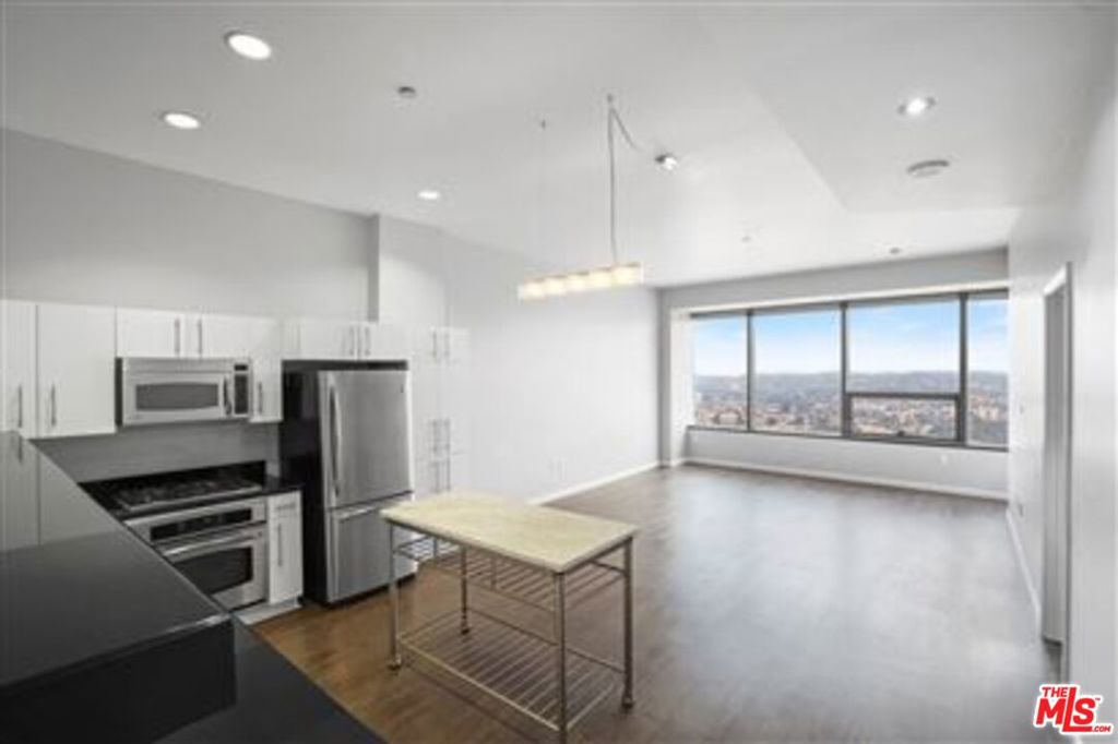 1100 Wilshire 3404 Property Photo 37