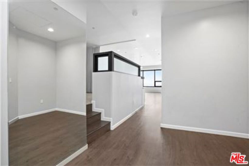 1100 Wilshire 3404 Property Photo 48