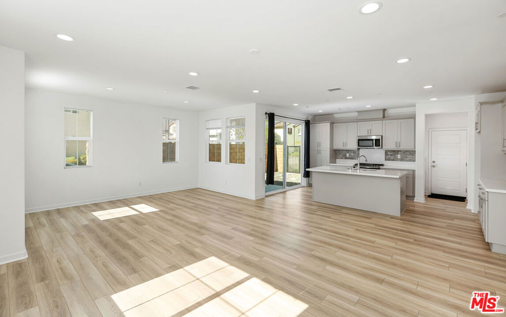 13889 Bell Way Property Photo 10
