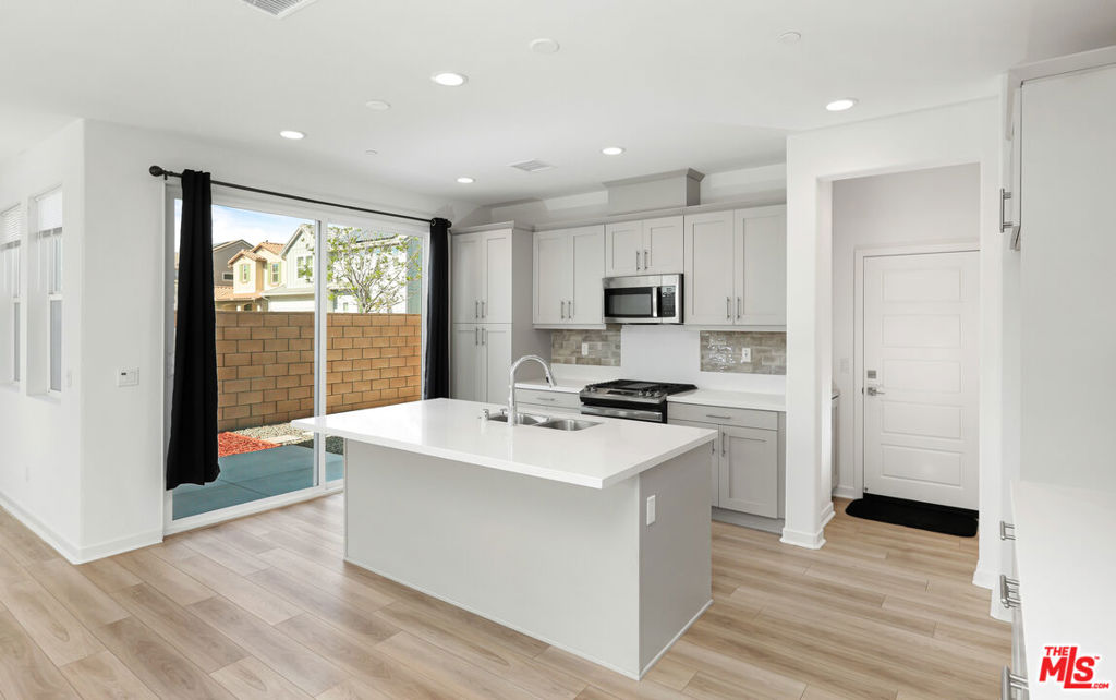 13889 Bell Way Property Photo 12