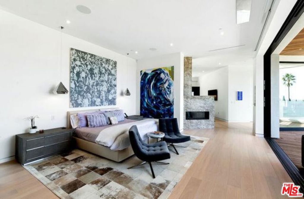 24462947 Property Photo 2