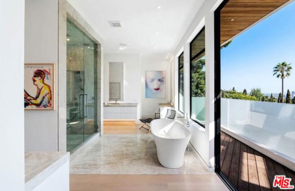 24462947 Property Photo 4