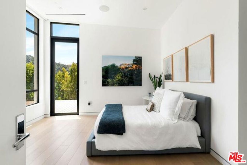 24462947 Property Photo 5