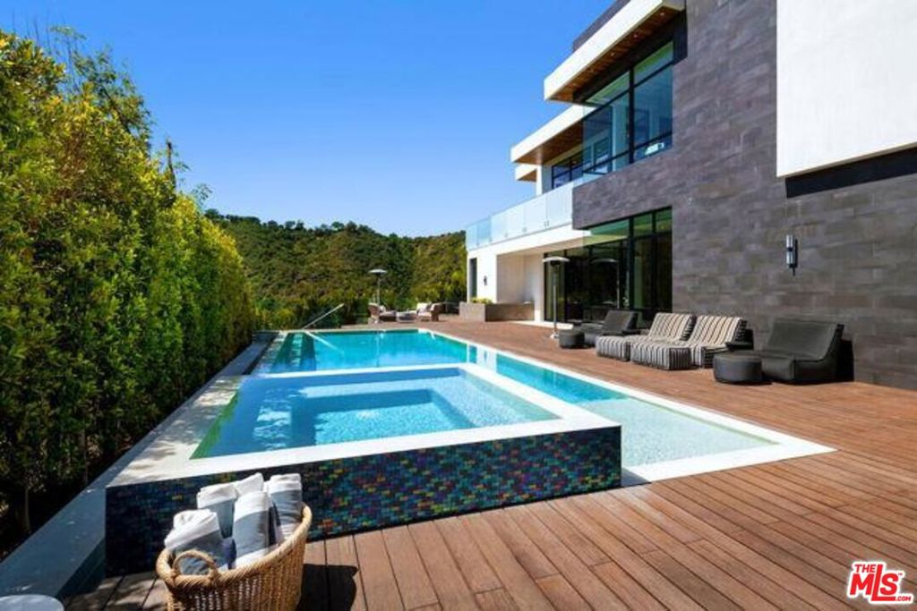 24462947 Property Photo 8