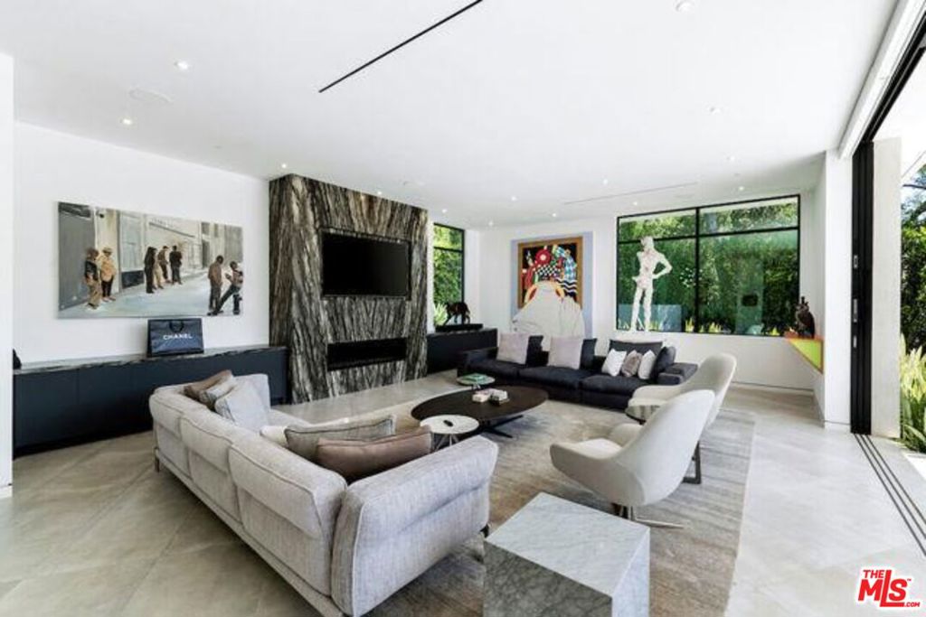 24462947 Property Photo 21