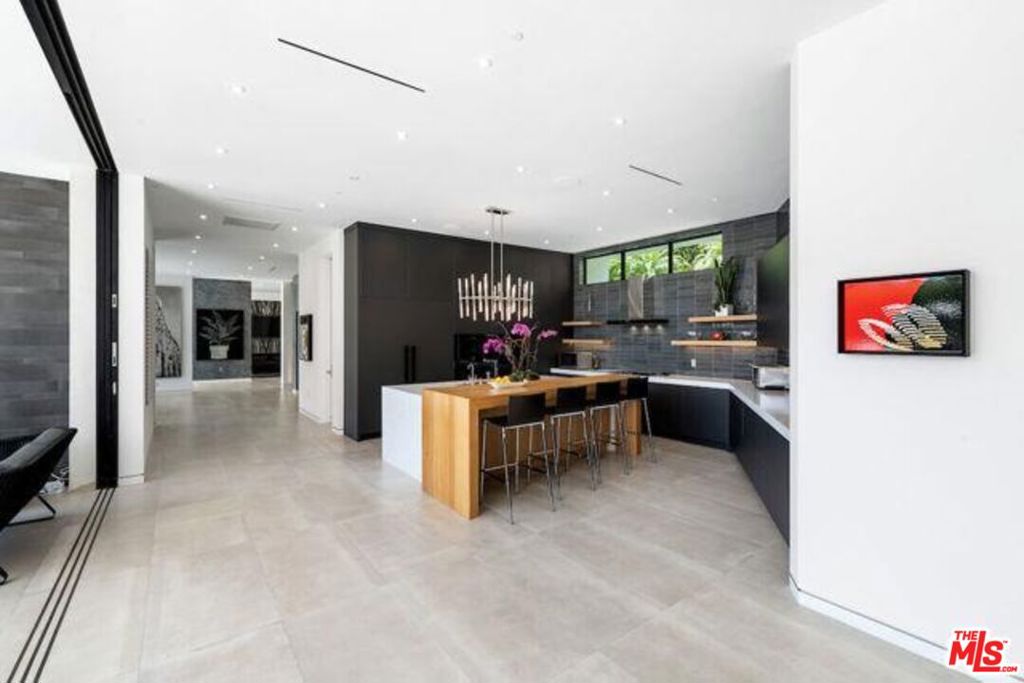 24462947 Property Photo 22