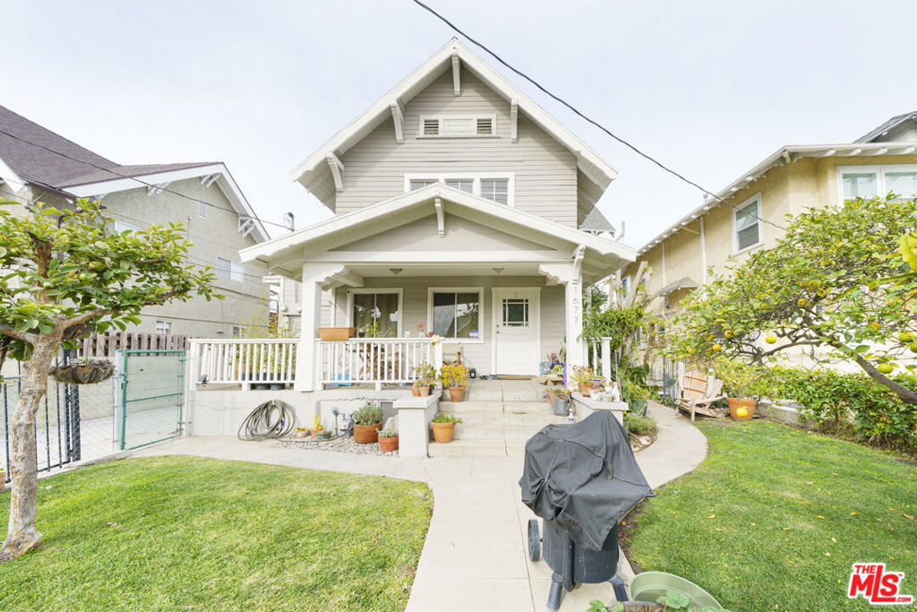 1677 W 24th Street Property Photo 1