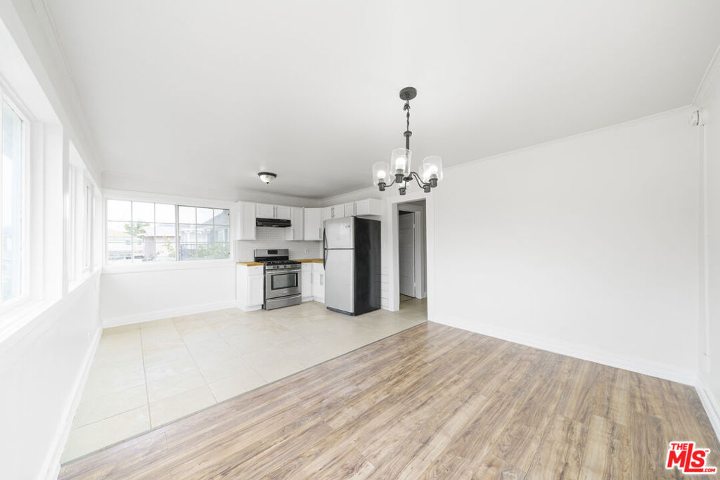 1677 W 24th Street Property Photo 7