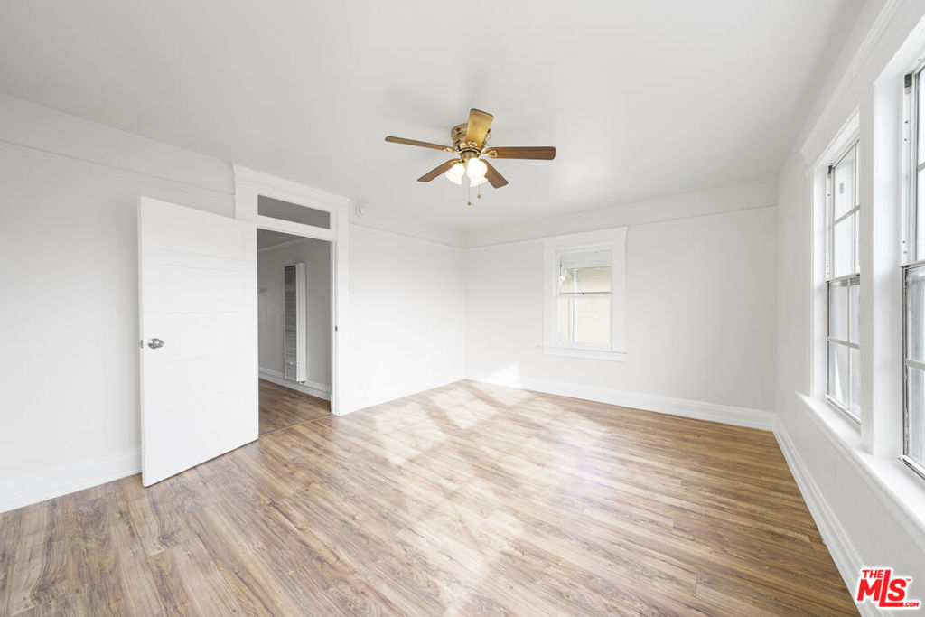 1677 W 24th Street Property Photo 10