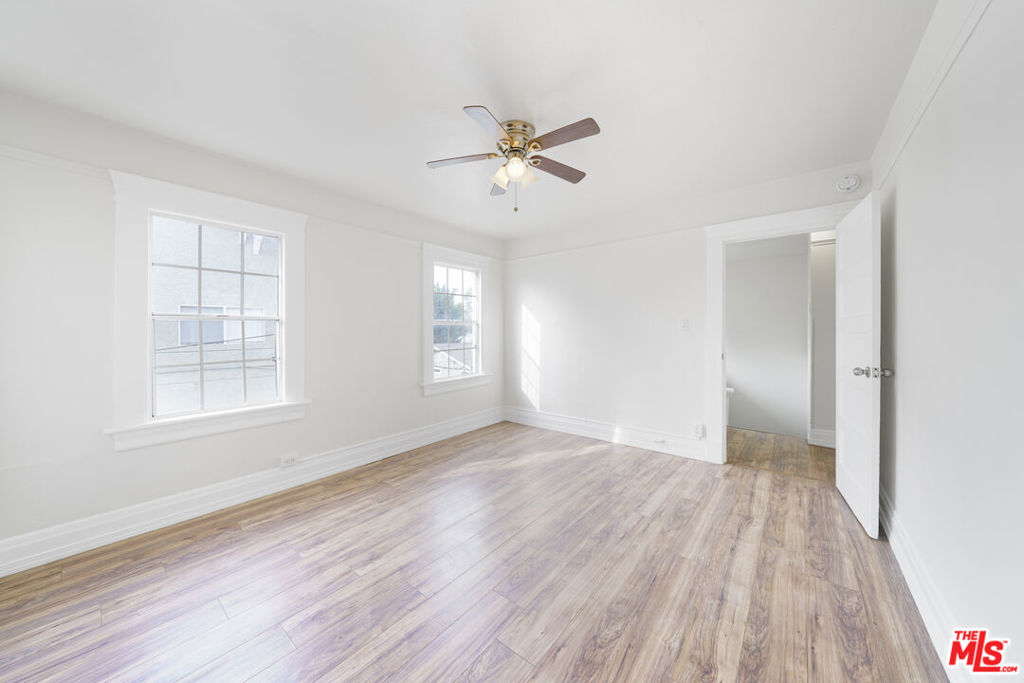 1677 W 24th Street Property Photo 15