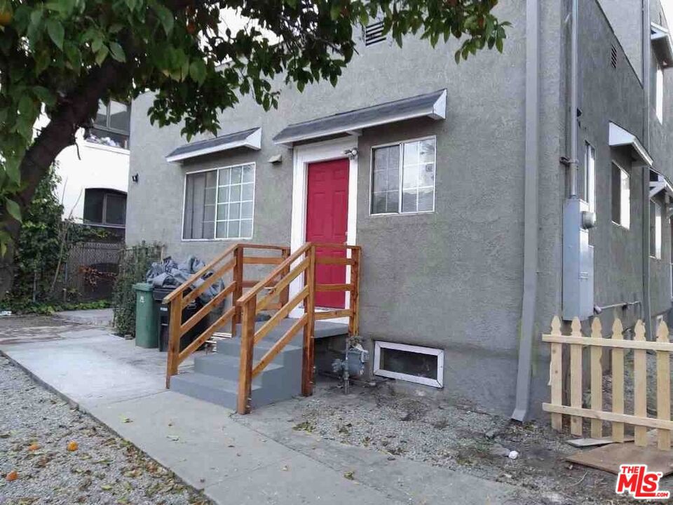 1981 Estrella Avenue Property Photo 2