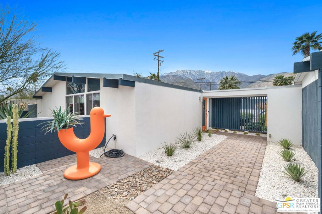 2845 E Wyman Drive Property Photo 3