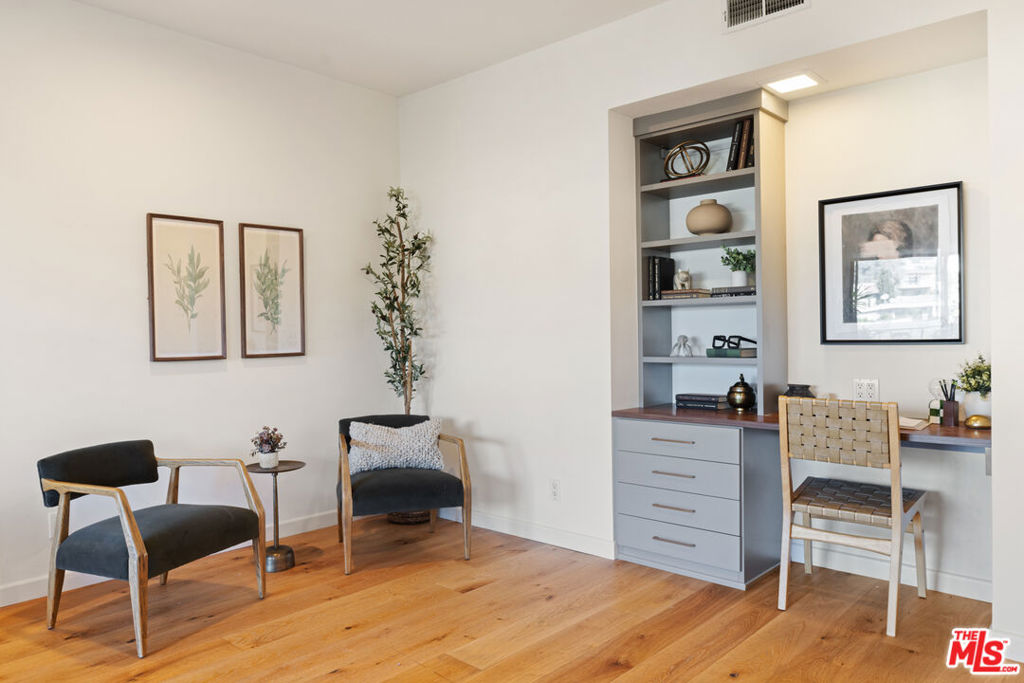 11928 Kiowa Avenue 302 Property Photo 4